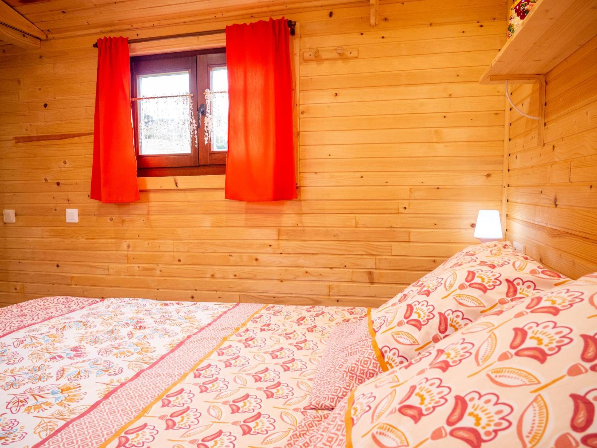 Gites Et Roulottes Au Domaine De La Trille Sainte-Foi Zimmer foto